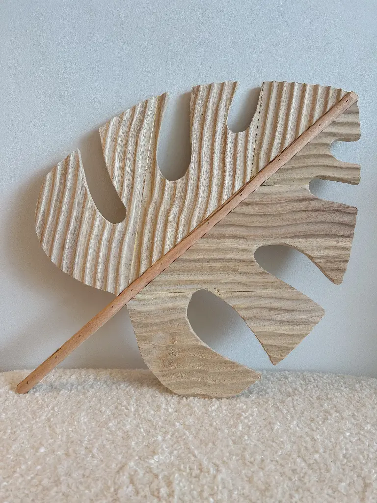 Feuilles en bois décoratives