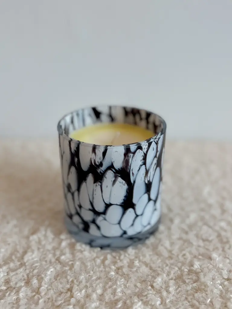 Bougie maya perlée noir et blanche