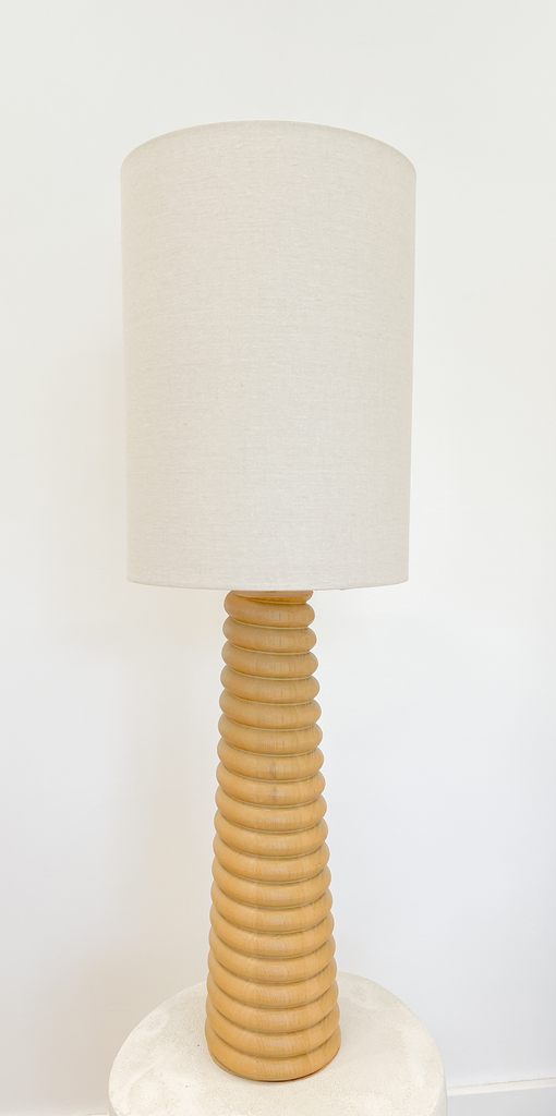 Lampe en bois et beige