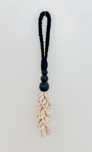 Mini collier coquillages noir